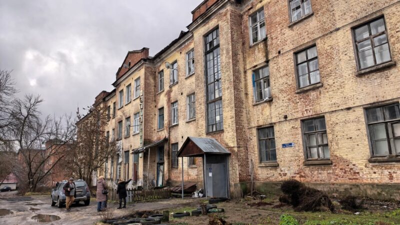 На разломе жизни. Дом-коммуну в Кольчугино затягивает в прошлое