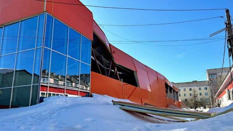 В Кольчугино рухнула крыша нового торгового центра