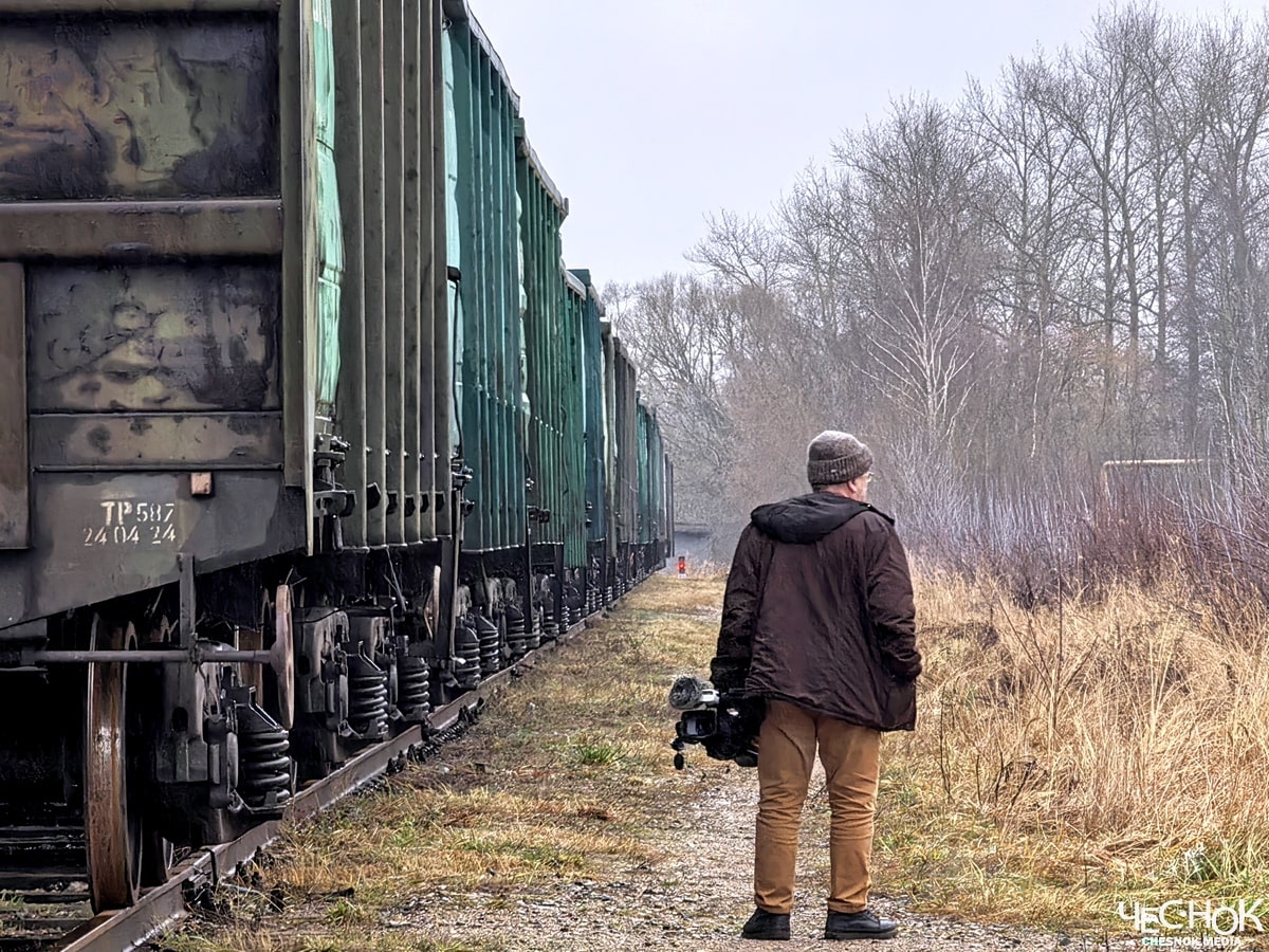 «Я лазил, и вы лазайте». Депутат ЗС посоветовал кольчугинцам ползать под вагонами