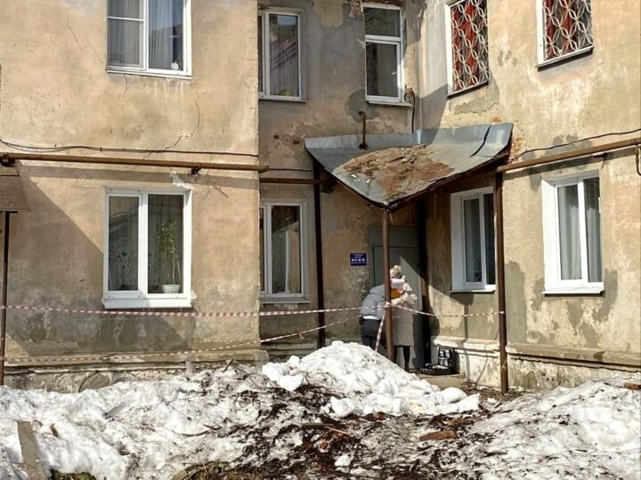 Во Владимирской области двоих детей травмировало снегом с крыш