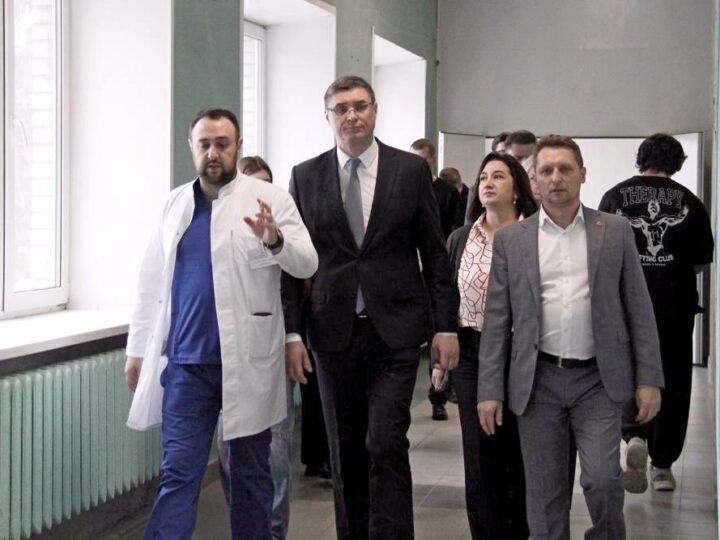 Владимирские медики массово жалуются на урезание зарплат