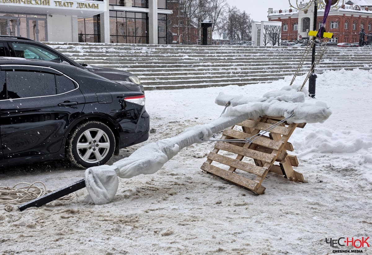 Крест музей хрусталя 5-min