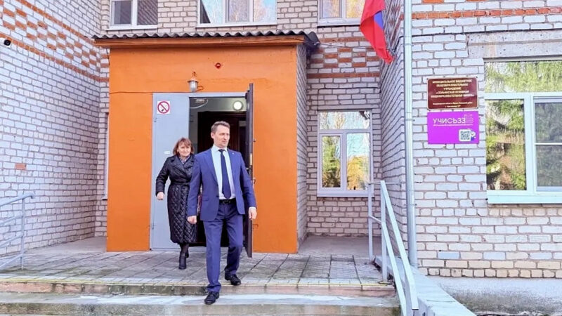 Куимов посетил закрытую школу в Семьинском