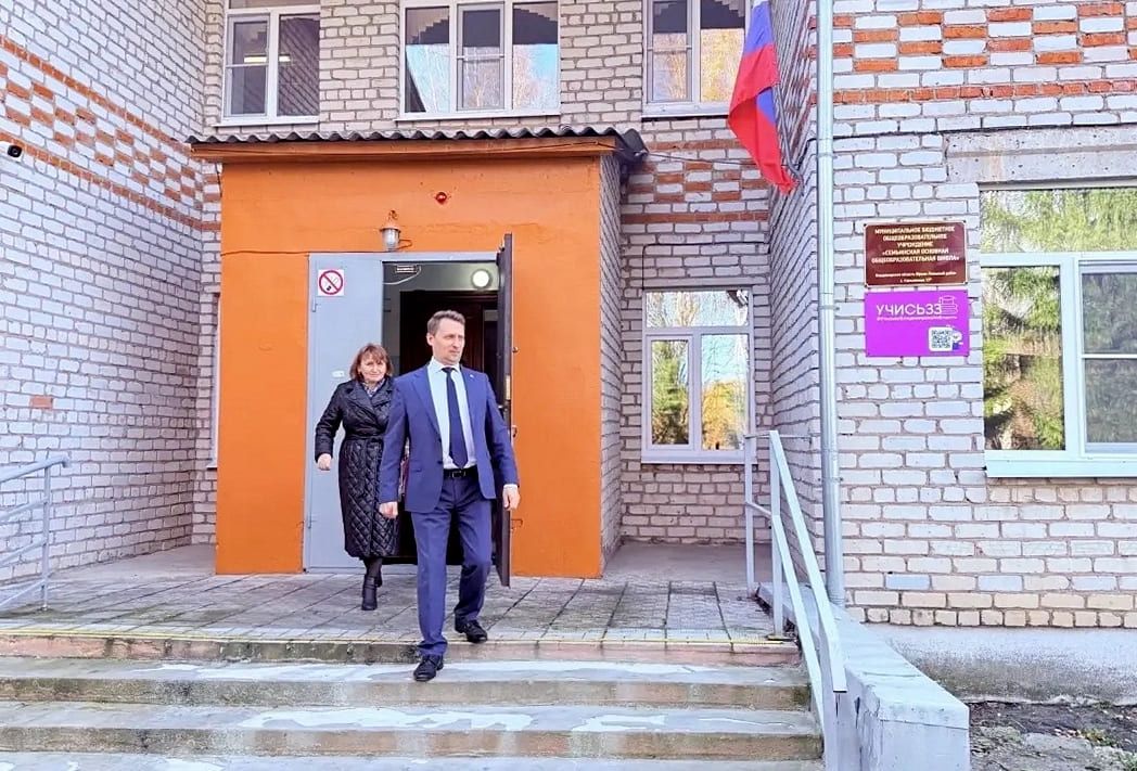 Куимов посетил закрытую школу в Семьинском