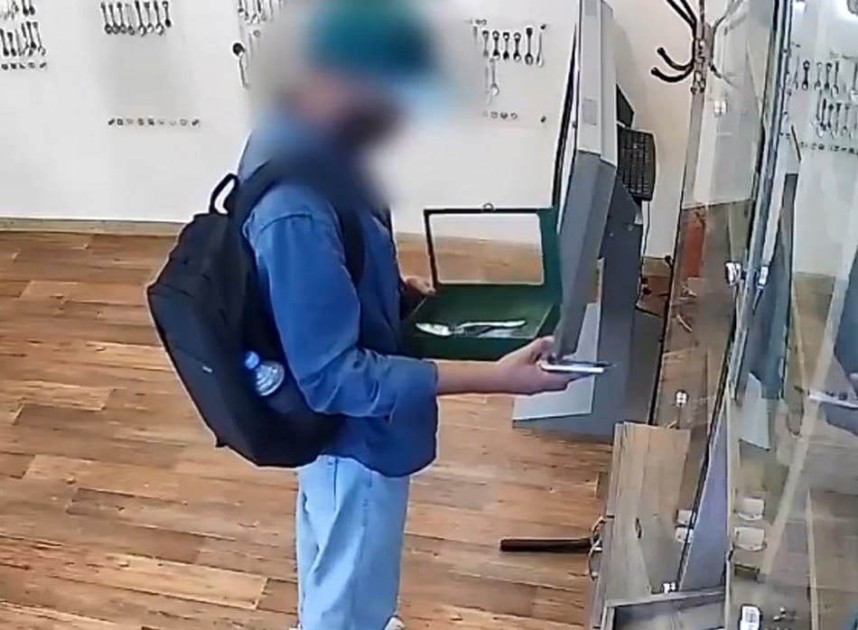 Турист украл из владимирского музея ложку Венедикта Ерофеева