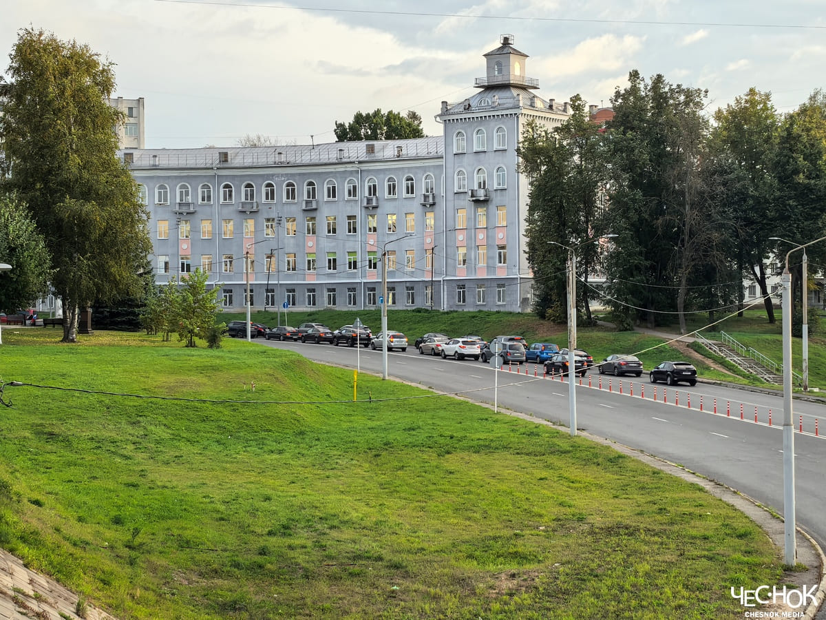 Лыбедская магистраль пробка Октябрьский проспект