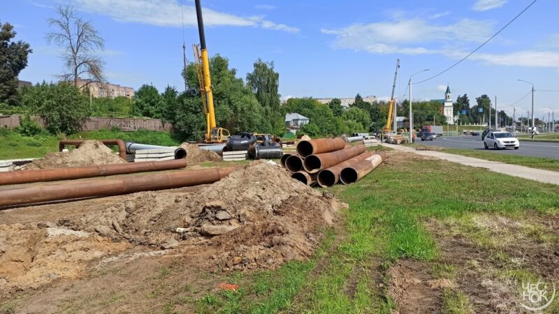 Не прошло и 10 лет. На Лыбедской магистрали перекладывают новые трубы