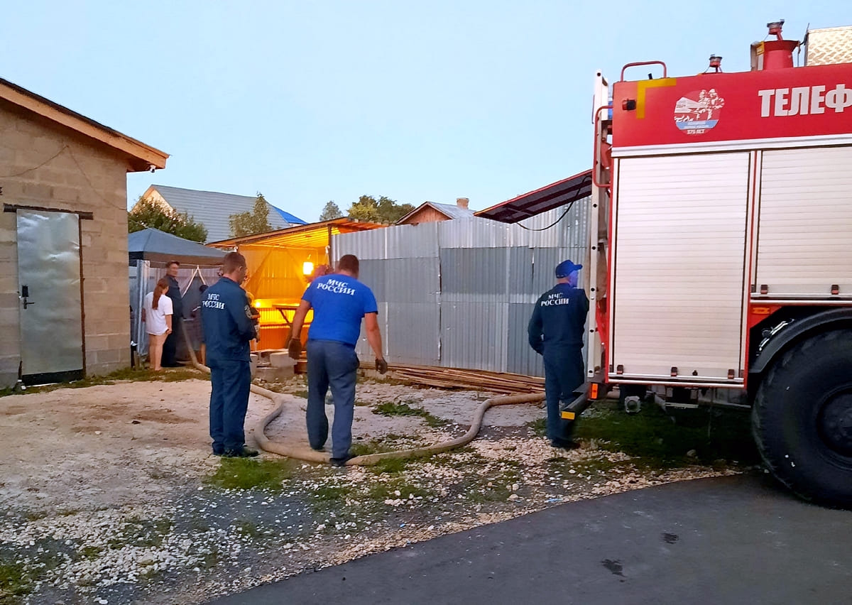 Владимирцы вызывают пожарные машины для наполнения бассейнов