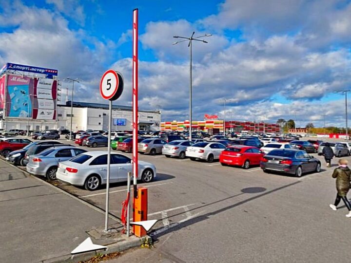 «Мегаторг» отказался от платной парковки 2500 рублей в час