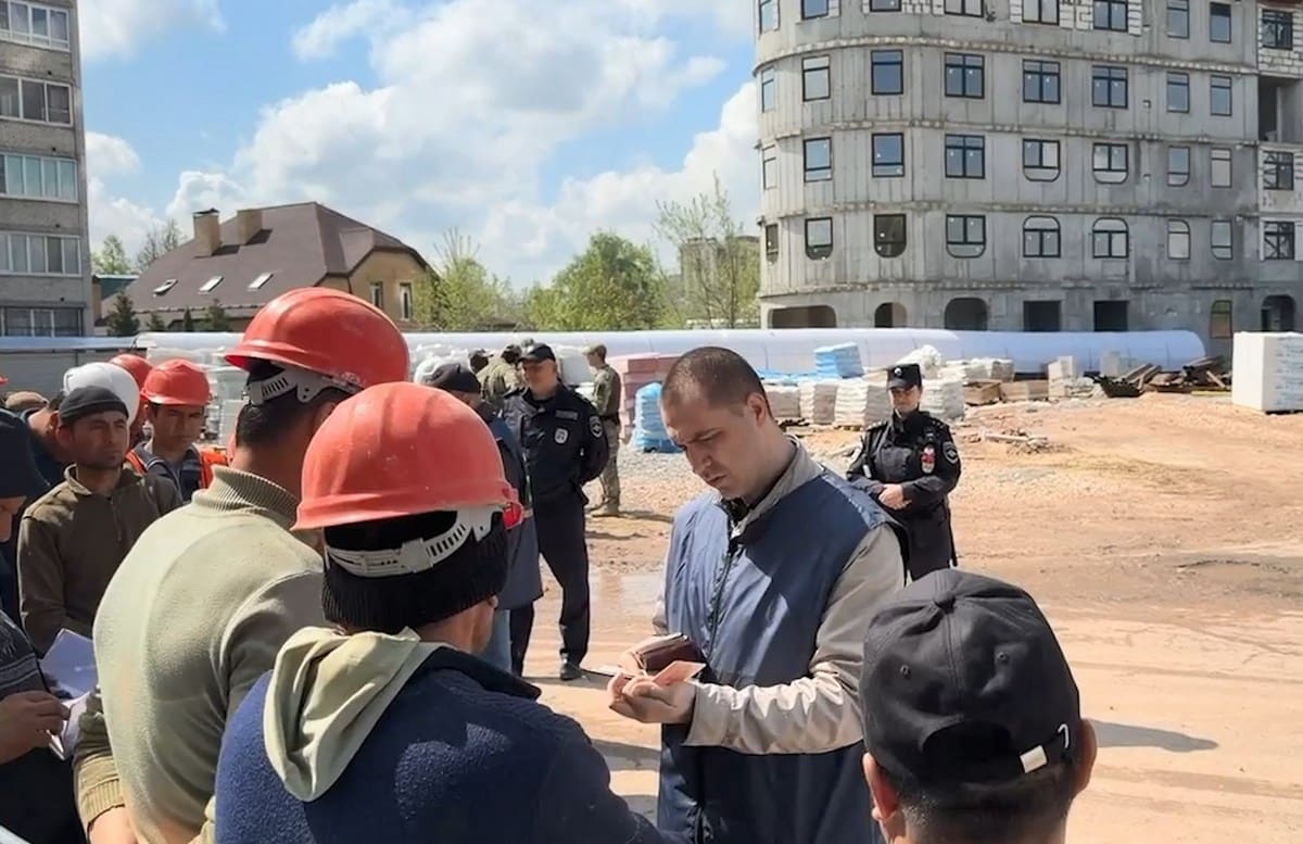 Мигранты военный городок 2
