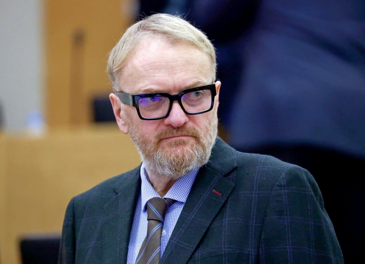 Виталий Милонов осудил владимирского депутата за слова о «родах в поле»