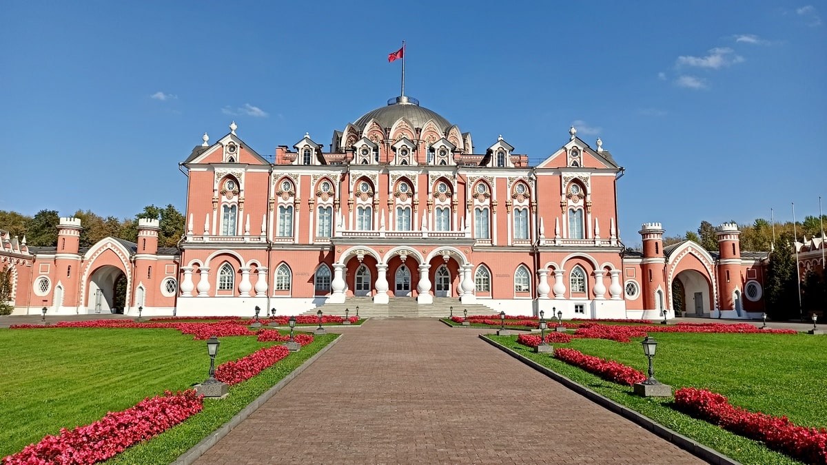 Москва туризм петровский дворец-min