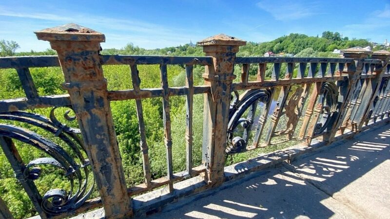Перила на мосту через Клязьму отремонтируют летом