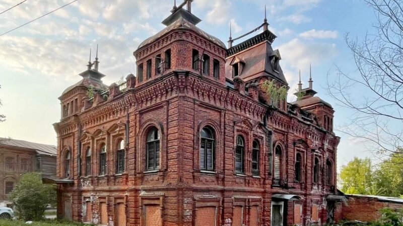 «Красный клуб» Крестьянинова в Мстере приватизируют для дальнейшей реставрации