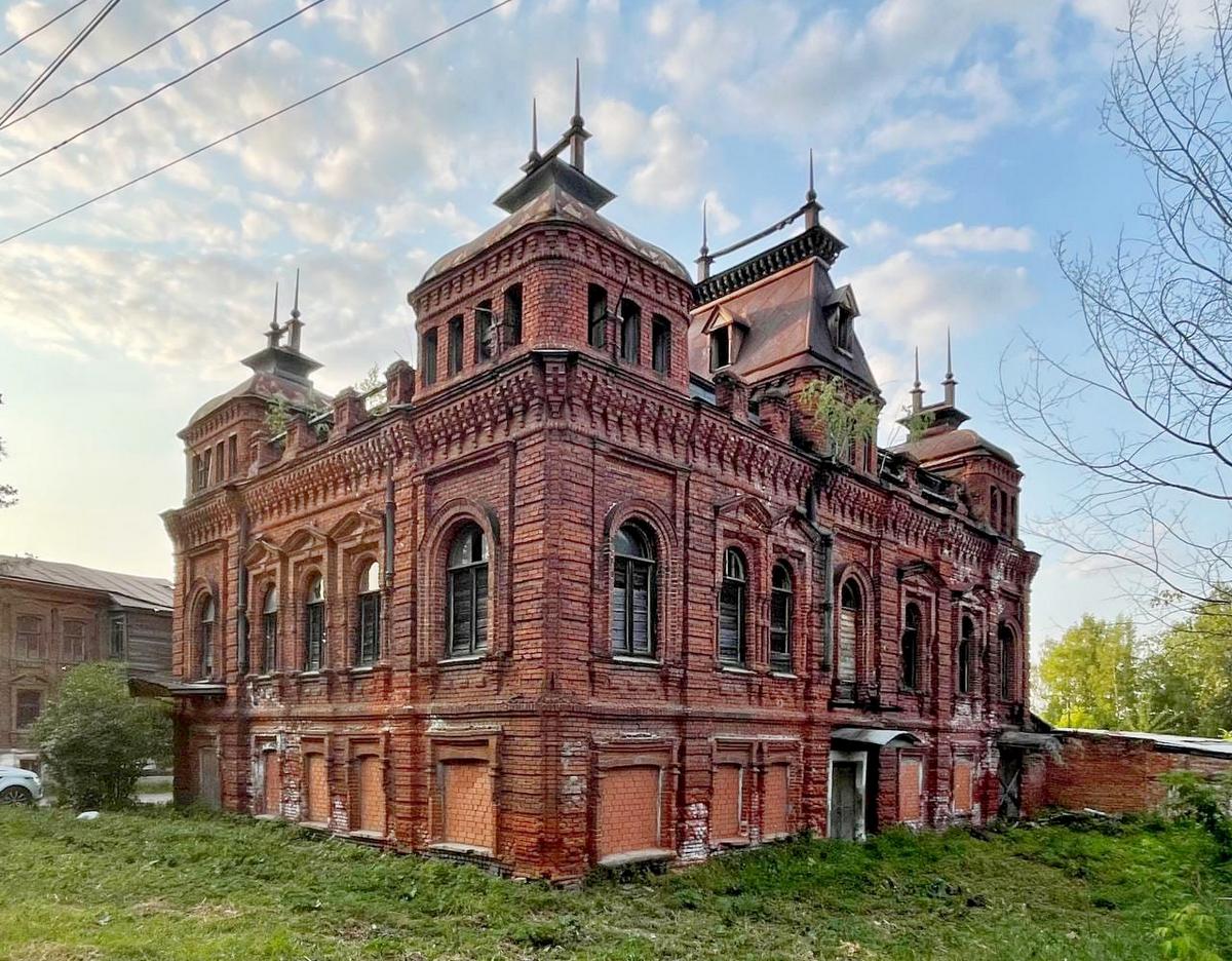 «Красный клуб» Крестьянинова в Мстере приватизируют для дальнейшей реставрации