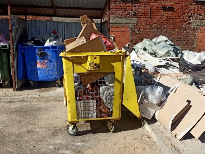 «Биотехнологии» замусорили бывший тракторный завод