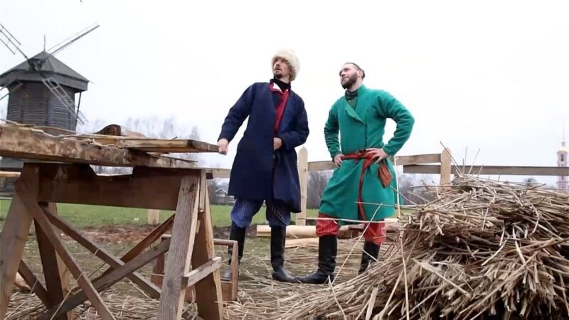 Смотрителей Музея деревянного зодчества в Суздале оденут крестьянами