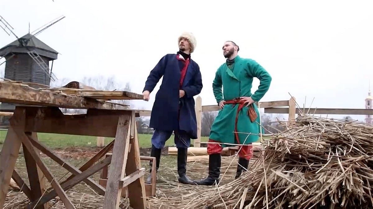 Смотрителей Музея деревянного зодчества в Суздале оденут крестьянами