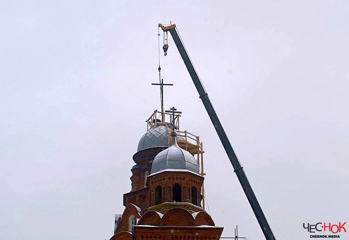 На музей хрусталя в центре Владимира примерили крест