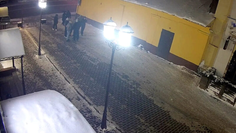 В центре Владимира пьяные подростки избили мужчину