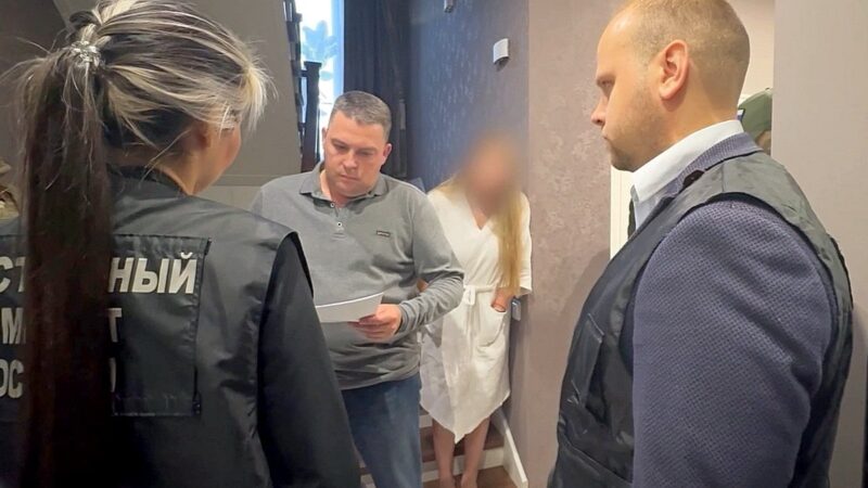 СК: Наумов получил взятку в коробке из-под конфет