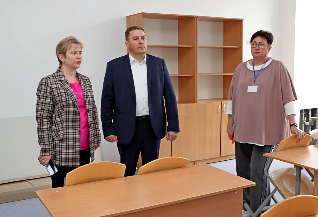 Наумов пошел ва-банк и взял школу в Веризино на личный контроль