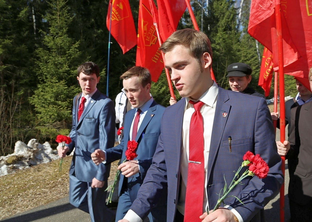 Кандидаты от «Коммунистов России» снялись с выборов в Госдуму