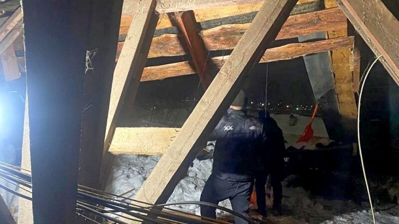 В Кольчугине обрушилась крыша жилого дома