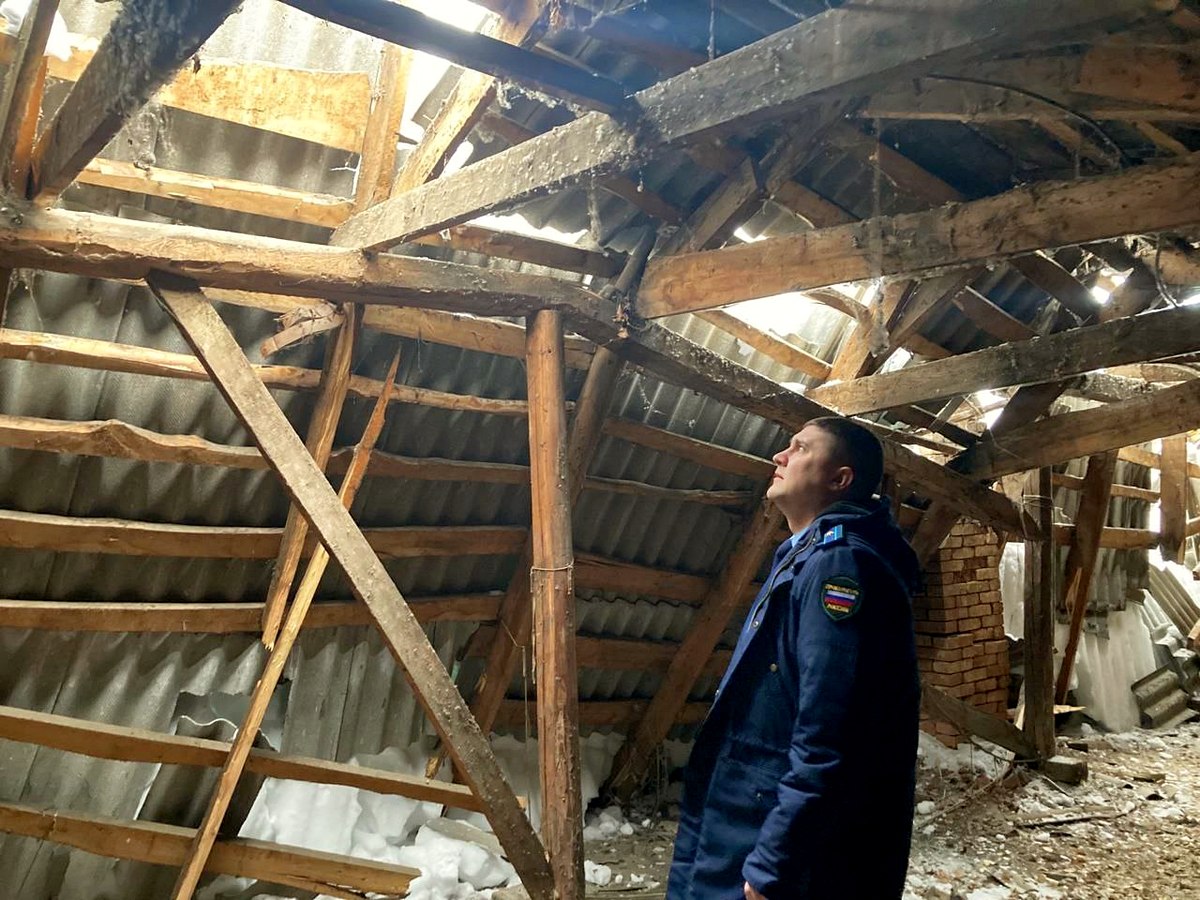 Третья за неделю: в Киржаче обрушилась крыша дома