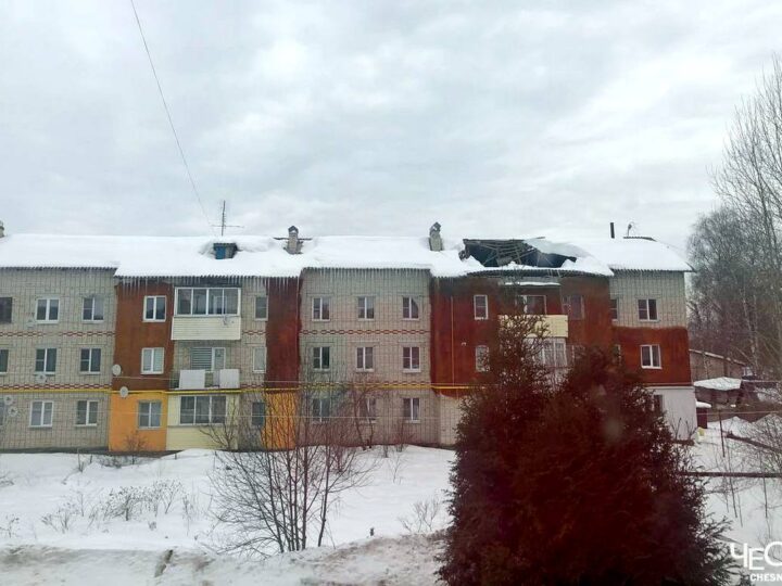 В Собинском районе рухнула крыша трехэтажного дома