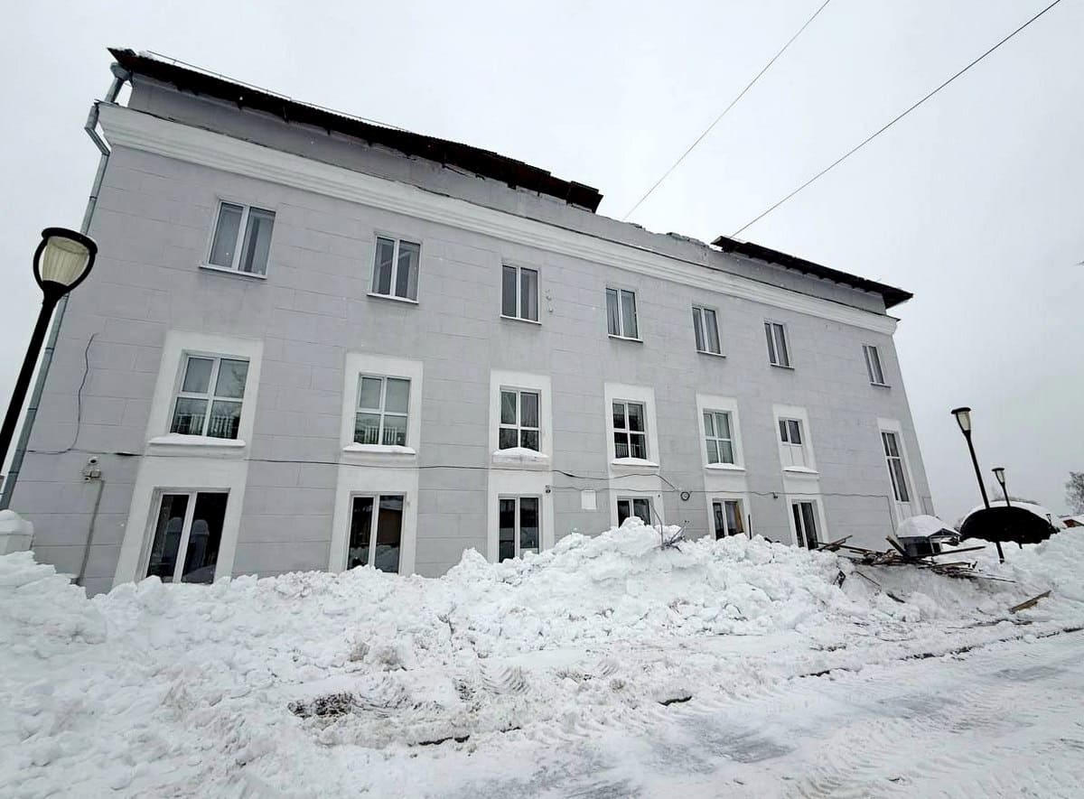 В Гусь-Хрустальном обрушилась крыша недавно отремонтированной школы