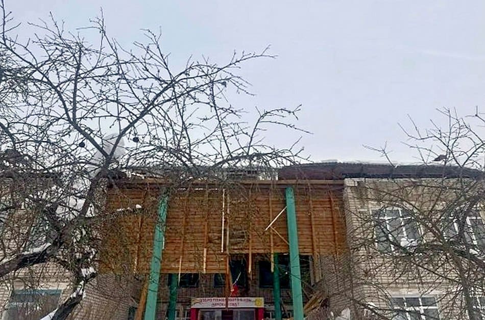 Обрушение Золотково детский сад крыша снег