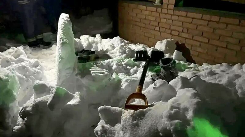 Во Владимирской области снег похоронил троих пенсионеров