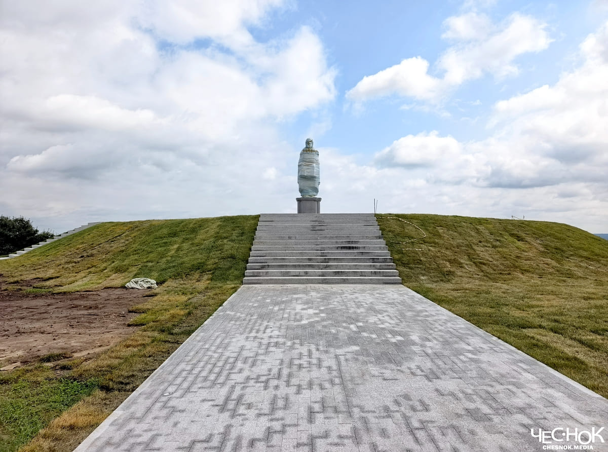 Памятник Боголюбский 7