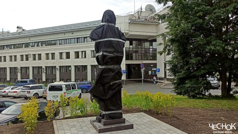 В патриотическом сквере установили бюст сподвижника Петра I