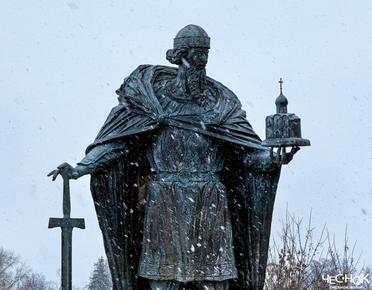 Памятник Долгорукий 3-min