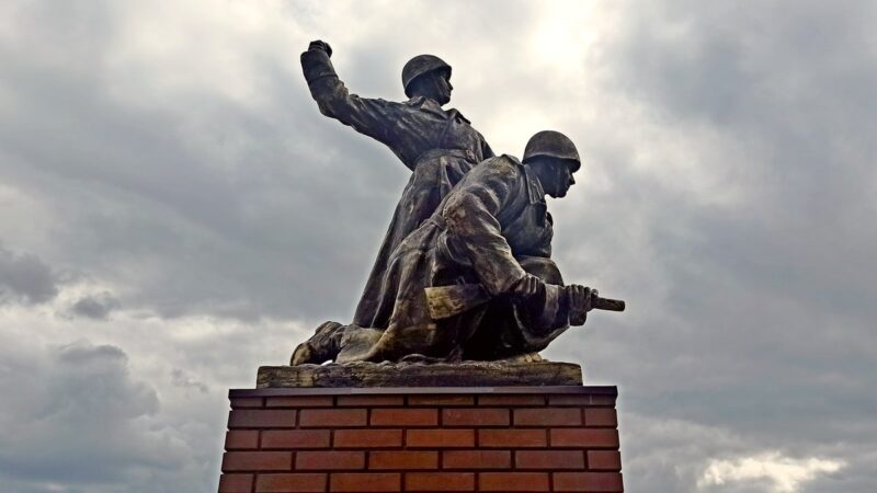 Киржачский райменеджер пояснил, почему не дает денег на воинский мемориал