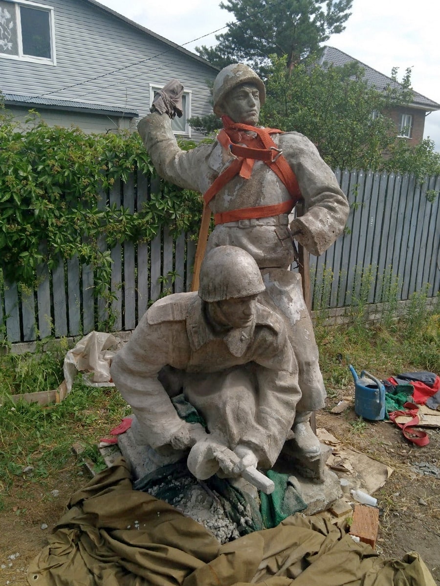 Памятник Киржач солдаты