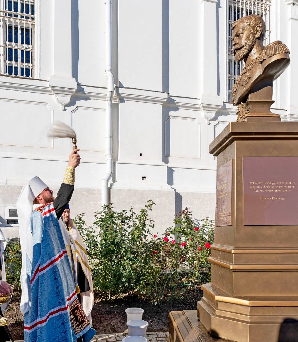 Памятник Николай Никандр Боголюбово