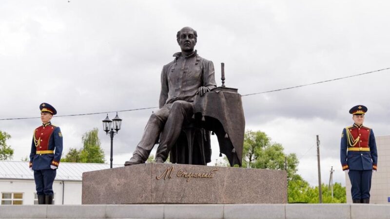 Второй памятник Сперанскому открыли без Светланы Орловой