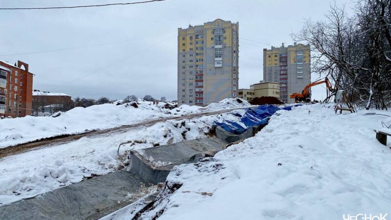 В парке у ДТЮ возобновили строительство дорог