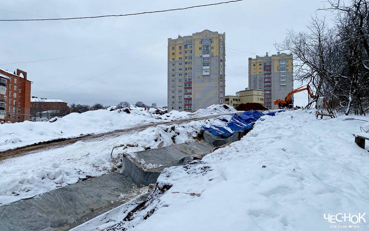 В парке у ДТЮ возобновили строительство дорог