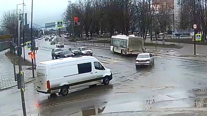 После выпадения пассажирки из автобуса завели уголовное дело