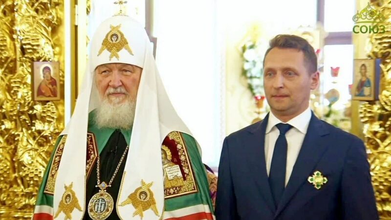 Патриарх Кирилл в Суздале наградил Никандра и Куимова
