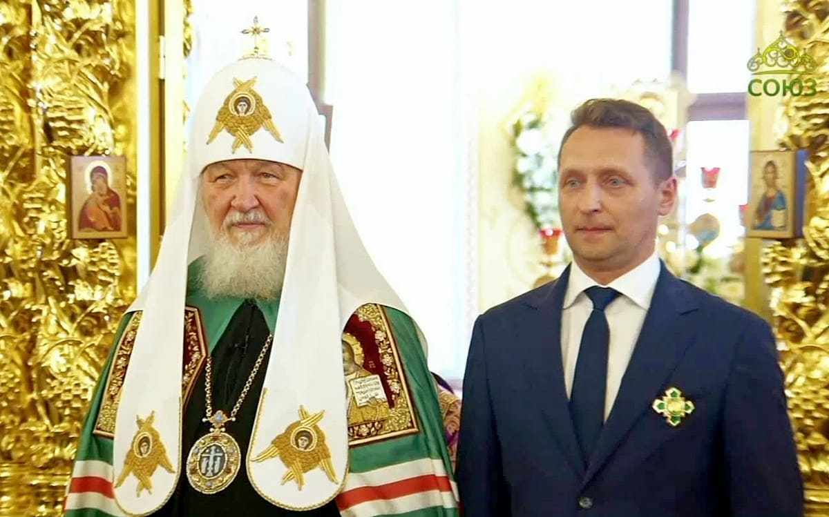 Патриарх Кирилл в Суздале наградил Никандра и Куимова