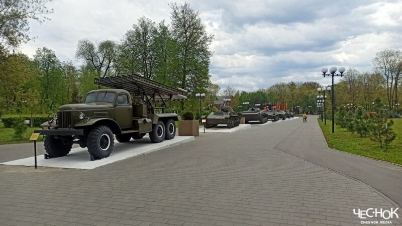 В патриотическом сквере отремонтируют постаменты под технику
