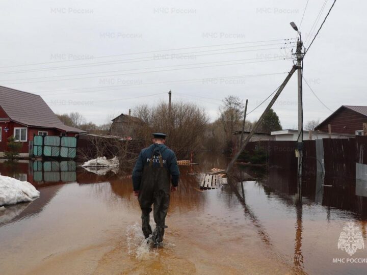 Во Владимирской области паводком затопило дома и размыло дороги