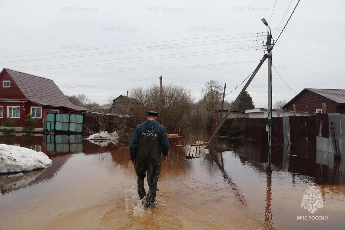 Во Владимирской области паводком затопило дома и размыло дороги