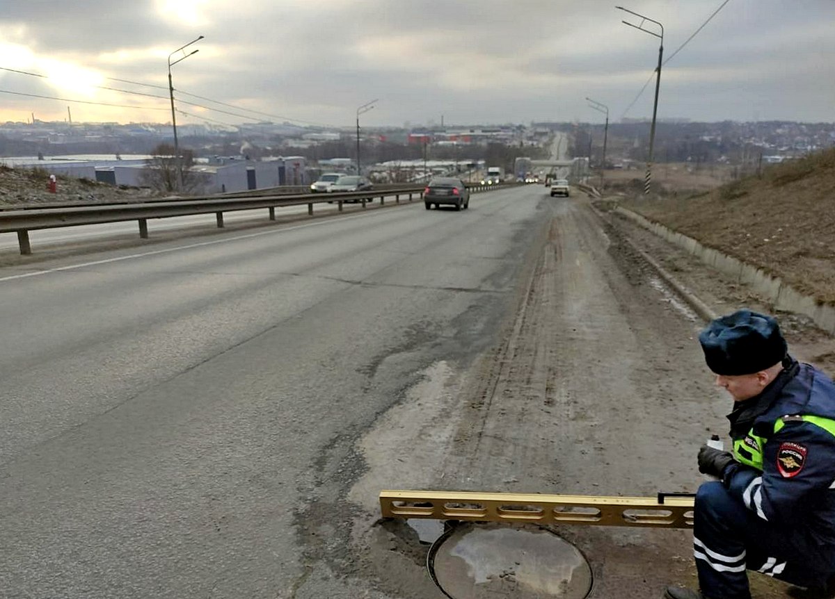 Разбитой дорогой на Пекинке занялась прокуратура