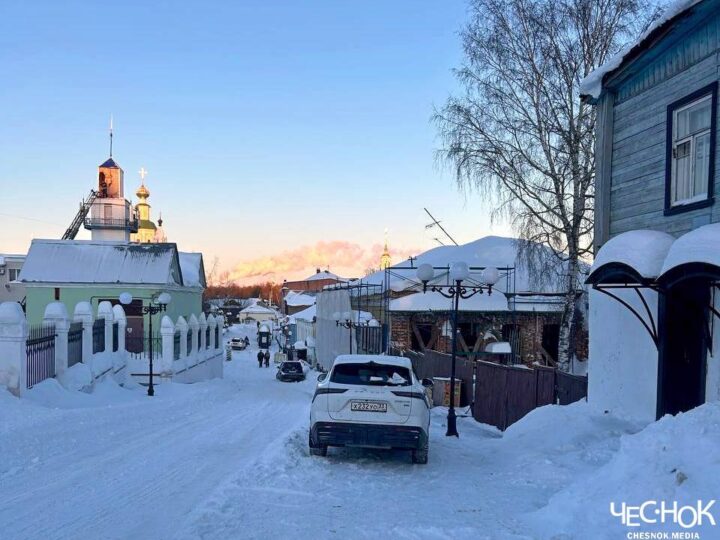 Пешеходную улицу во Владимире превратили в парковочную